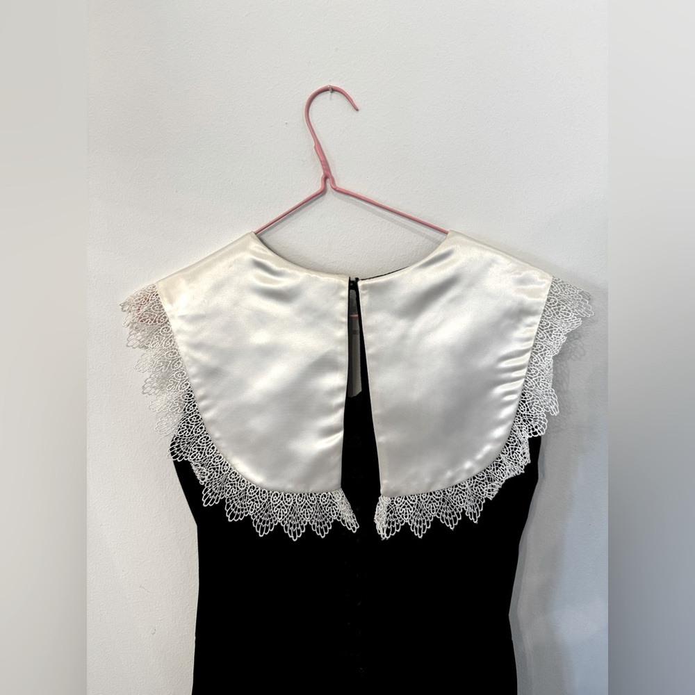 Retro Audrey Hepburn Breakfast at Tiffany’s velvet cocktail dress - Picture 3 of 6